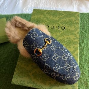 Gucci slippers
